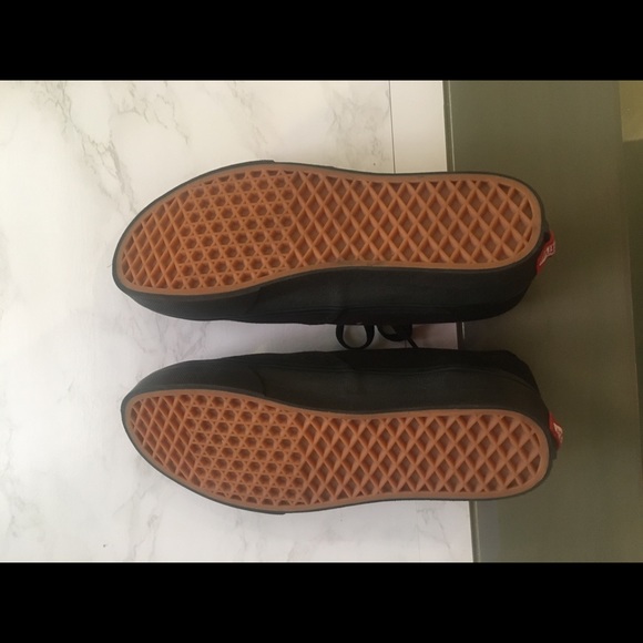 Black vans NEVER WORN - Picture 3 of 3